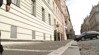 Nagy csöcsű csajok hármasban dugnak