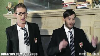 Tarra White a izgató sulis kurva