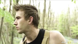 A hatalmas didkós Eloa Lombard popsiba rakva