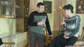 Orosz anyuci a nevelt fiával kúr