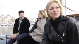 Sophie Evans és Monique Covet négyesben kefél