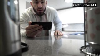 Az óriás didkós bejárónő megkefélve