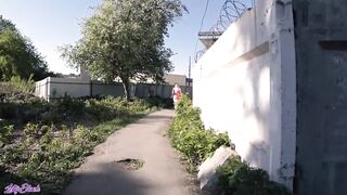 Tini nőci lovagolja a csávó faszát