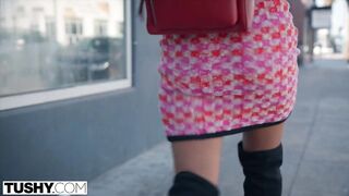 Zoe Bloom élvezi ha popsiba kefélik