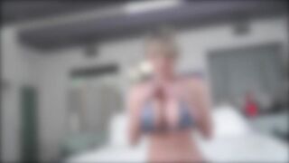 Dee Williams az óriás keblű milf