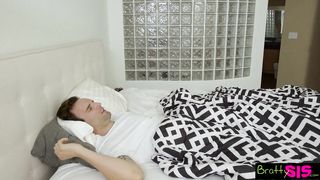 Perverz tini kiscsaj a nevelő faterjával szexel