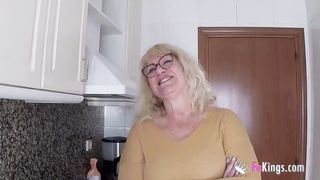 Tini pasi és a szexéhes nagymama