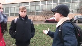 Tini sunát a haverjai basszák meg