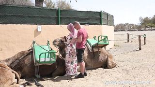 Hatalmas cickós arab nőci szexelése
