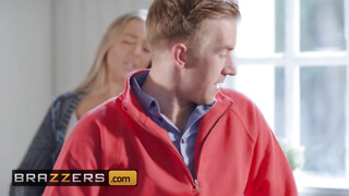 Brazzers - Petite Princess Eve és méretes kukac