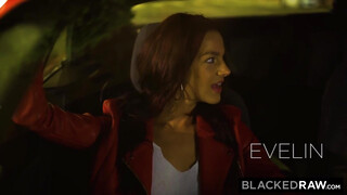 BlackedRaw - Evelin Stone élvezi a hatalmas faszt