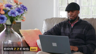 Brazzers - Ember Snow és a barna bré