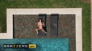 BRAZZERS - Jolee Love a méretes kannás fiatal csajszi