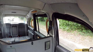 Fake Taxi - Lana Harding a hátsó ülésen kúr