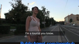 PublicAgent - Rövid hajú kiscsaj kúrni akar