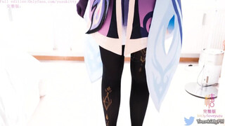 Cosplay-es spiné lábbal kúr és aztán őt reszelik