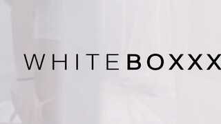 WHITEBOXXX - Clea Gaultier a fullos francia kiscsaj