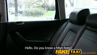 FakeTaxi cuki orosz túrista csajszi szűk puncival