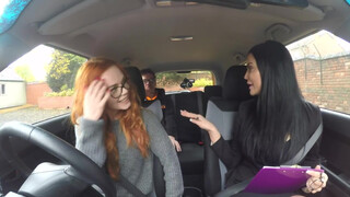 Fake Driving School Marilyn Sugar csoki fullos harisnyában