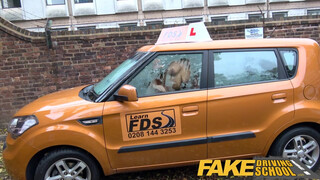 Fake Driving School hatalmas seggű magyar kiscsaj