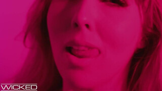 Wicked - Lena Paul szőrös pinája megkefélve