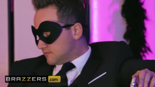 Brazzers - Rachael Cavalli a maszkos szöszi