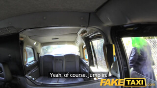 Fake Taxi zöld hajú picsa popsija kúrható