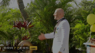 Brazzers - Victoria June baszik a pincér krapekkal