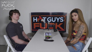 Spanyol tini bige és a sportos csávó - Hot Guys Fuck