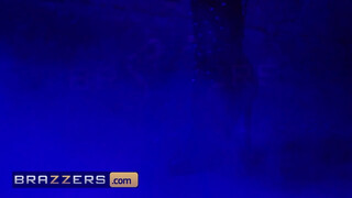 Brazzers - Cherie Deville hátsója is megrakva