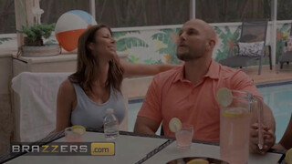 Brazzers - Alexis Fawx a medencében is csak a baszásra tud gondolni