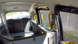 Fake Taxi - Fiatal spiné kefél a taxiban