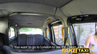 FakeTaxi - Kolumbiai csajszi közösül a taxissal