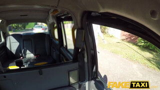 Fake Taxi - Lyen Parker kúr a hátsó ülésen