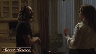 Family Sinners - Kayley Gunner a méretes tőgyes nevelő anya