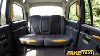 Fake Taxi - Ashleigh Devere a méretes keblű picsa