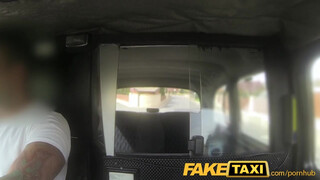 FakeTaxi - spriccelős puncijú prágai bige