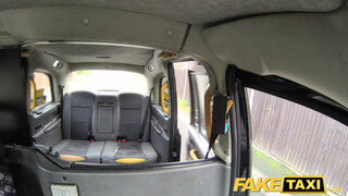 Fake Taxi - Rina Ellis a szexy sulis hölgyemény