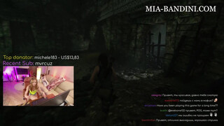 Gamer nőci popsiba tolva