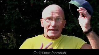 Idős tata popóba kúrja a fullos tinit