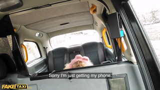 Fake Taxi - Fullos latin bige megkúrva a taxiban