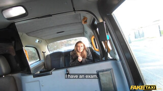 Fake Taxi - 18 éves csajszi popóba dugva