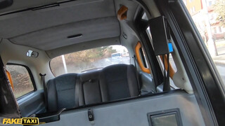Fake Taxi - Didi Zerati a hatalmas tőgyes francia kiscsaj
