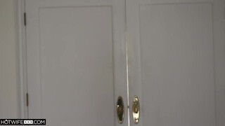 HotwifeXXX - ez a kuki sokkal nagyobb mint a férjemé