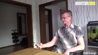 REIFESWINGER - Német milf fiatal krapekkal kefél