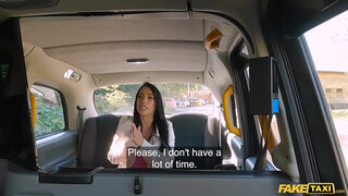 Fake Taxi - Megan Fiore a izgató hatalmas cickós picsa