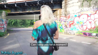 Public Agent - Brittany Bardot a parkban megdöngetve