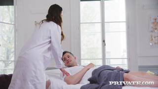 Private com - Amirah Adara a fullos nővérke