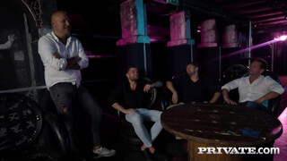 Private com - Tiffany Rousso és Cherry Kiss négy manussal kúrel