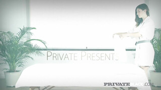 PrivateBlack - Julia Rocka a szexy masszőr kiscsaj